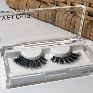 Velour Lashes 〰️ ‘Magic Touch’ from Sephora